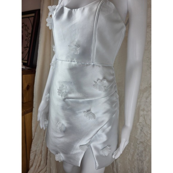 White Floral Applique Mini Dress Spaghetti Straps Sweetheart Neckline - Picture 3 of 5
